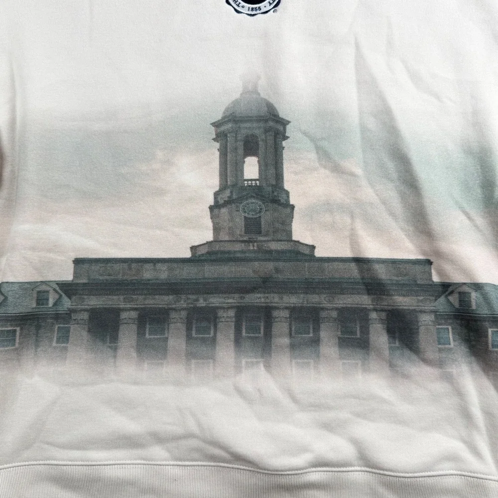 Gameday Couture NWT Penn State Old Main Graphic Sweatshirt small collegiate mens